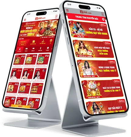 Bàn Poker với các lá bài và chip
